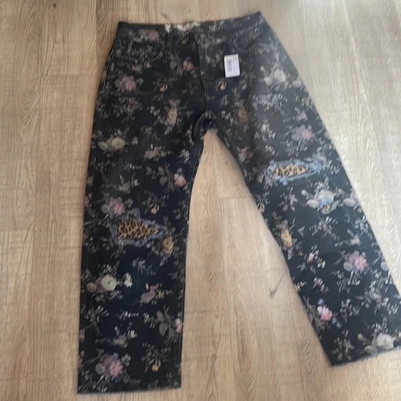 R13 Boyfriend Floral Jean in Black 27 - Picture 8 of 12